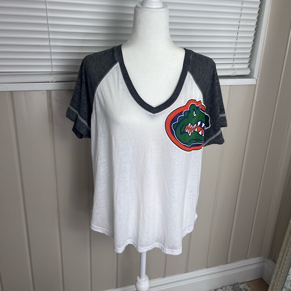 Tops - University of Florida Gators Short Sleeve T-Shirt Size Small
